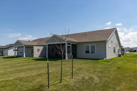 162 Sandstone Drive NW Eyota MN 55934