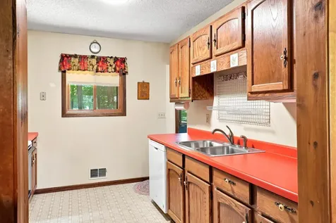 18563 329th Avenue Isle MN 56342