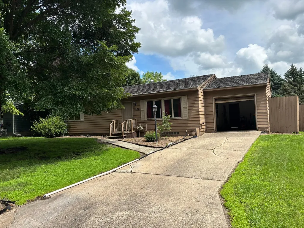 1306 Crestview Road Albert Lea MN 56007