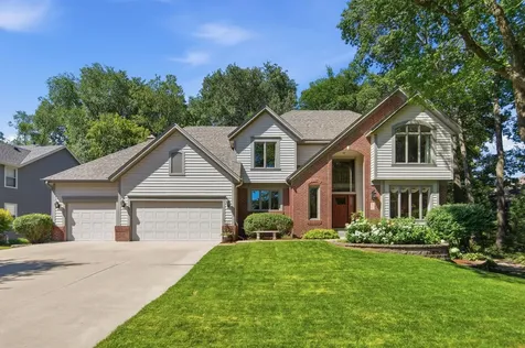 699 Bridle Ridge Road Eagan MN 55123
