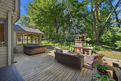 699 Bridle Ridge Road Eagan MN 55123