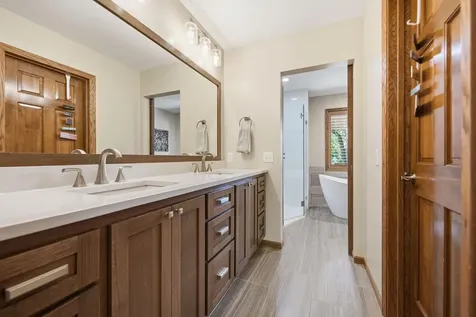 699 Bridle Ridge Road Eagan MN 55123