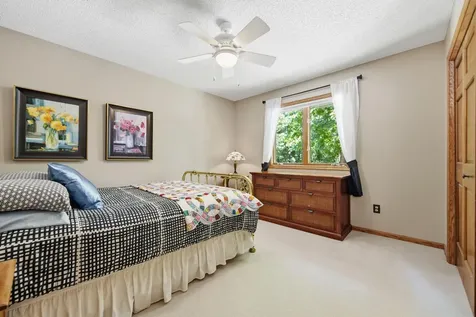 699 Bridle Ridge Road Eagan MN 55123