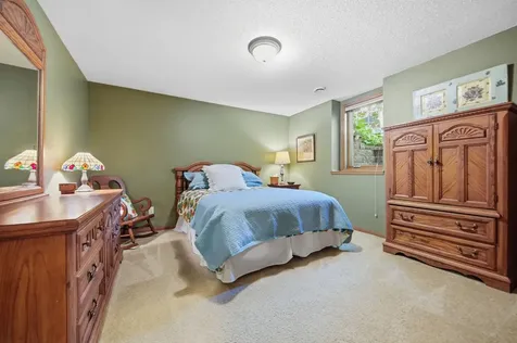 699 Bridle Ridge Road Eagan MN 55123