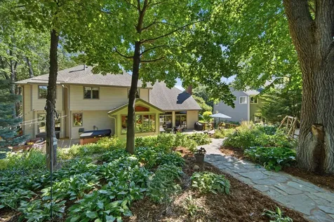 699 Bridle Ridge Road Eagan MN 55123