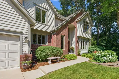 699 Bridle Ridge Road Eagan MN 55123