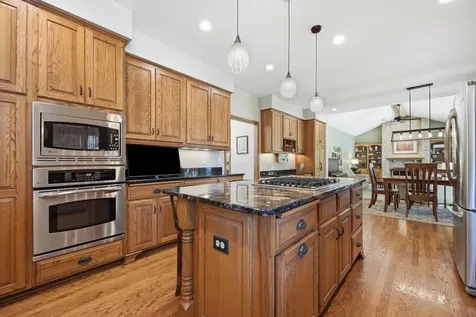 699 Bridle Ridge Road Eagan MN 55123