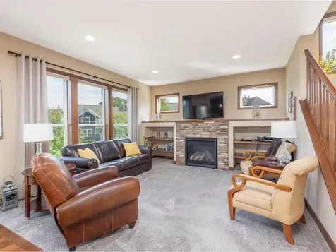 1113 Rosemary Lane Chaska MN 55318