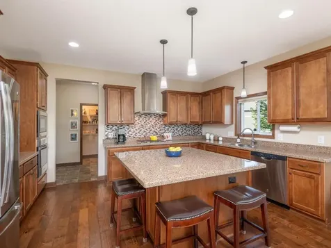 1113 Rosemary Lane Chaska MN 55318