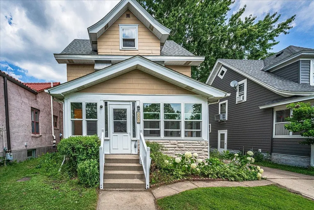 1263 Minnehaha Avenue W Saint Paul MN 55104