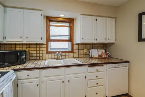 1263 Minnehaha Avenue W Saint Paul MN 55104