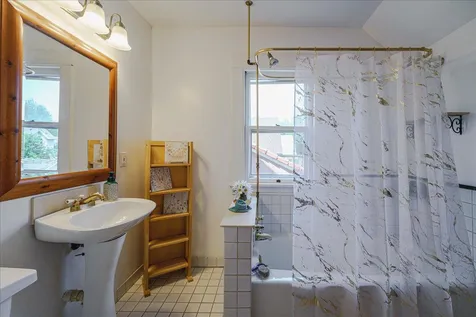 1263 Minnehaha Avenue W Saint Paul MN 55104