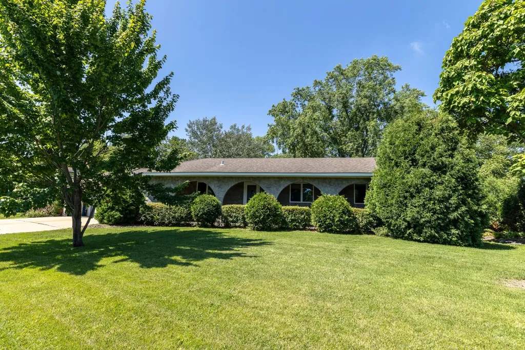 10046 Park Avenue S Bloomington MN 55420