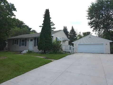 6133 Garbe Avenue Woodbury MN 55125