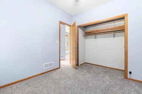 979 Victoria Street N Saint Paul MN 55103