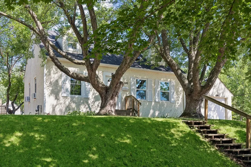 3500 Perry Avenue N Crystal MN 55422