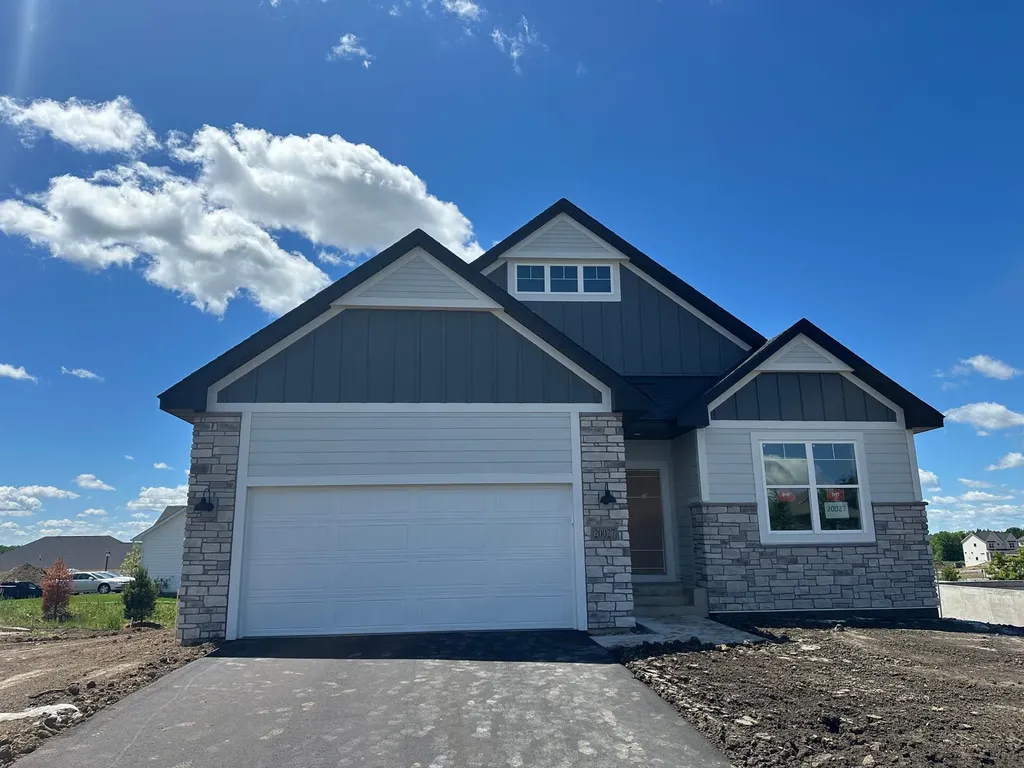 20027 Glarus Lane Lakeville MN 55044