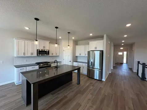 20027 Glarus Lane Lakeville MN 55044