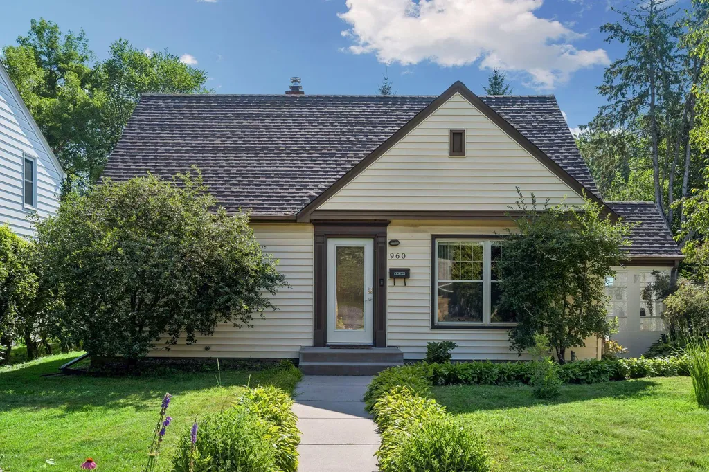 960 Hall Avenue West Saint Paul MN 55118