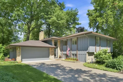 12808 Woodview Lane Burnsville MN 55337