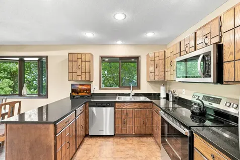 12808 Woodview Lane Burnsville MN 55337