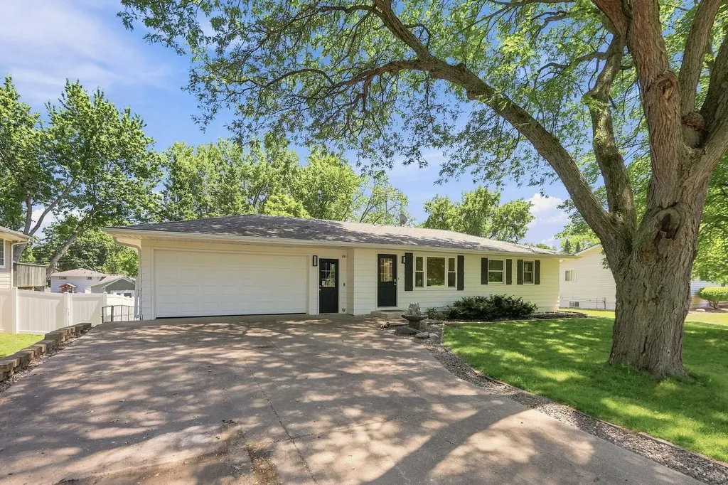 340 Ranchview Lane N Plymouth MN 55447