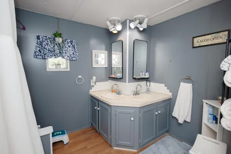 2713 Benlana Court Maplewood MN 55119