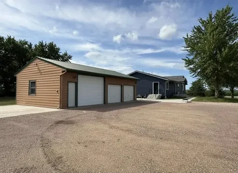 48437 County Road 28 Windom MN 56101