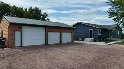 48437 County Road 28 Windom MN 56101