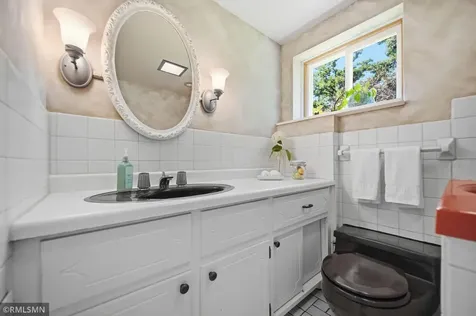 8942 York Road S Bloomington MN 55431