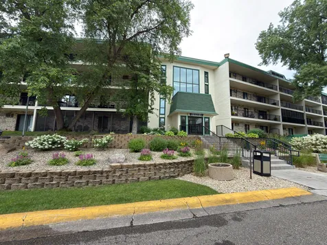 10501 Cedar Lake Road Hopkins MN 55305