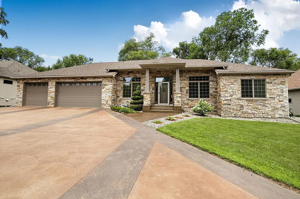 2011 Temminck Road Saint Cloud MN 56301