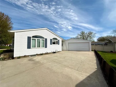 225 Sunrise Blvd Boulevard Redwood Falls MN 56283