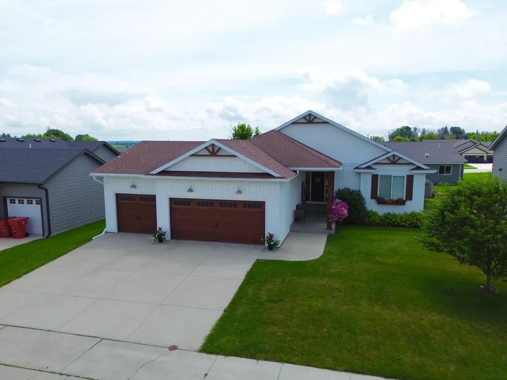 893 Towne Drive NE Byron MN 55920