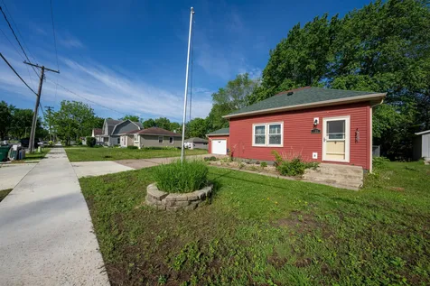 610 N 4th Street Le Sueur MN 56058