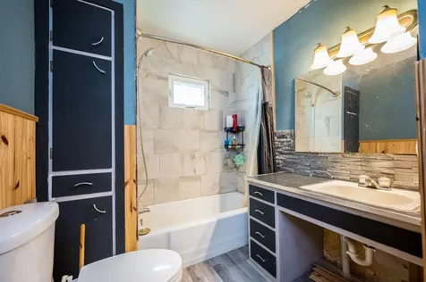 319 E 10th Street Blue Earth MN 56013