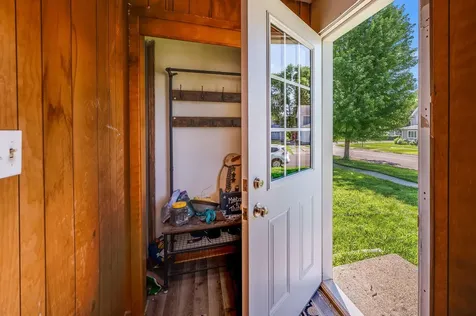 319 E 10th Street Blue Earth MN 56013