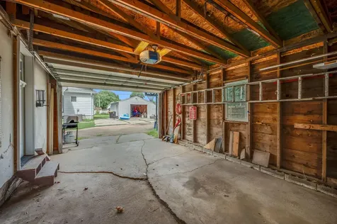 319 E 10th Street Blue Earth MN 56013