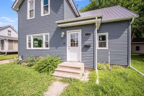 319 E 10th Street Blue Earth MN 56013