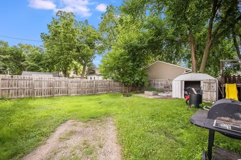 319 E 10th Street Blue Earth MN 56013