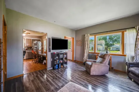 319 E 10th Street Blue Earth MN 56013
