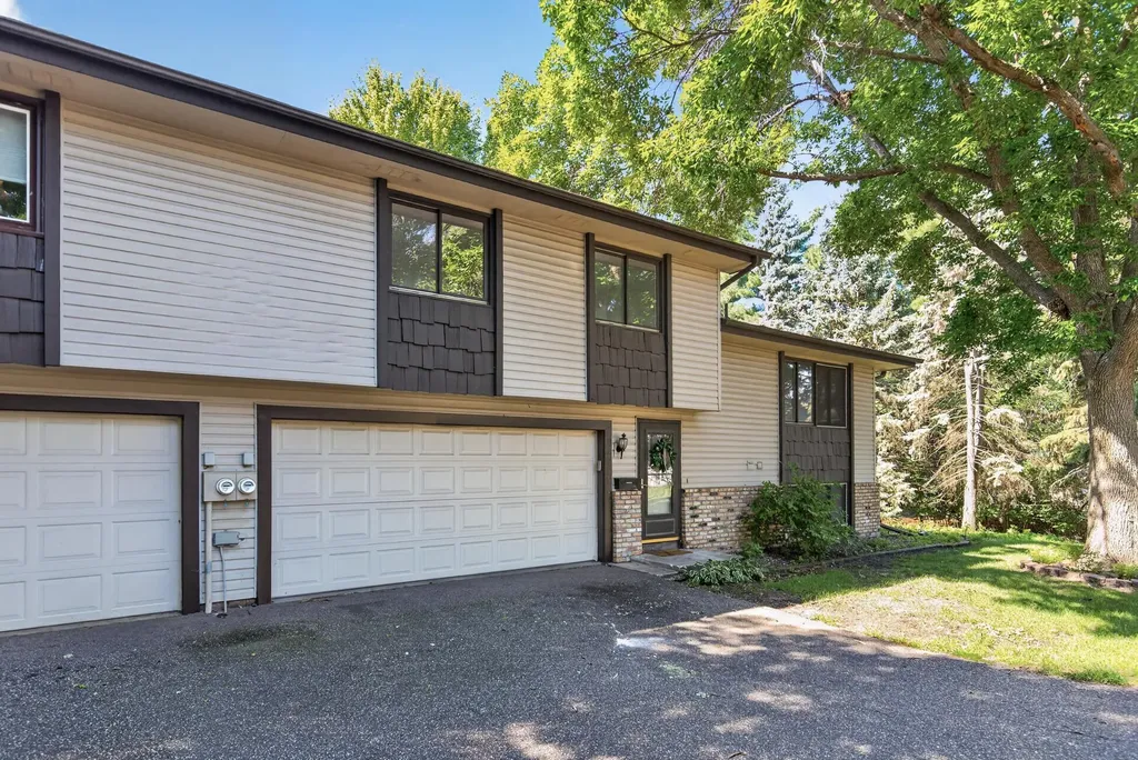 7735 York Lane N Brooklyn Park MN 55443