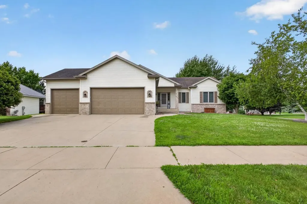 1002 John & Mary Drive SE Chatfield MN 55923