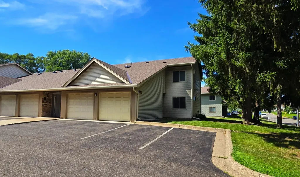 1585 Cohansey Street Saint Paul MN 55117