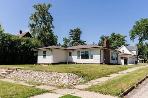405 6th Avenue Edgeley ND 58433