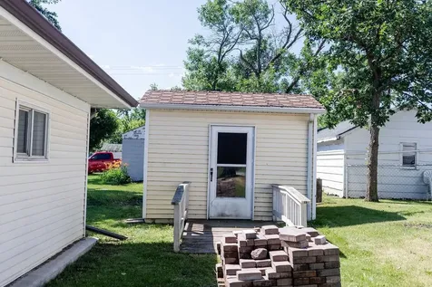 405 6th Avenue Edgeley ND 58433