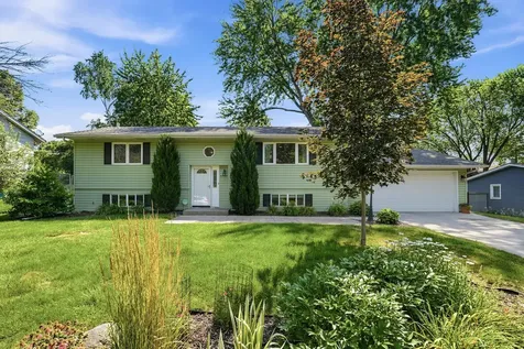 3224 Hillsboro Avenue N New Hope MN 55427