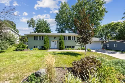 3224 Hillsboro Avenue N New Hope MN 55427