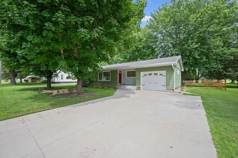 211 Kelser Street Welcome MN 56181
