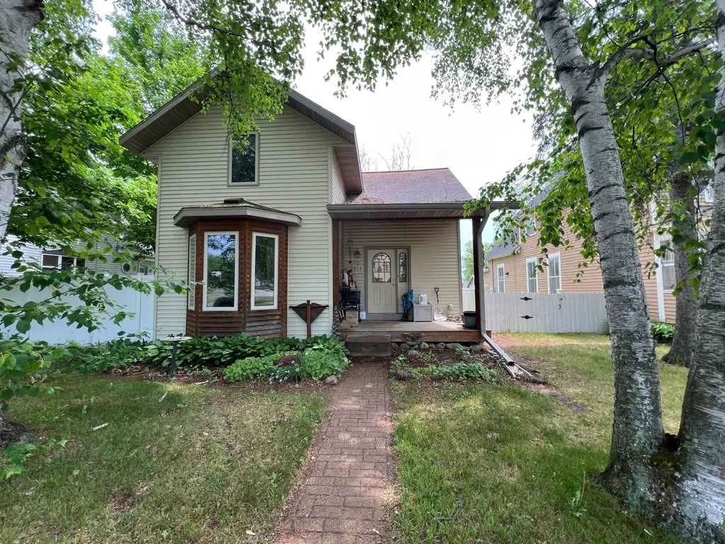 614 N 8th Street Brainerd MN 56401